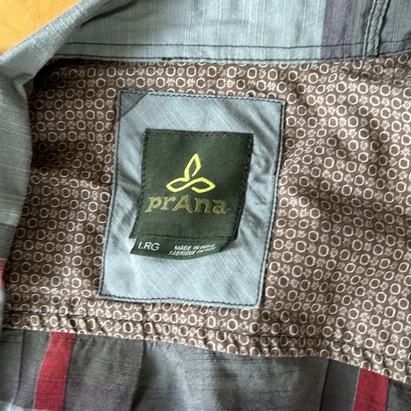 Prana gray and red shirt plaid short sleeve dress shirt size large - Picture 3 of 13